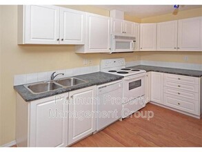 260 Shawville Way SE in Calgary, AB - Building Photo - Building Photo