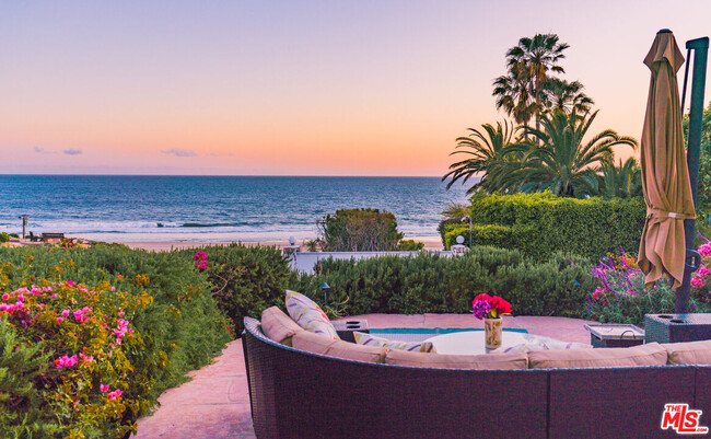 30223 Pacific Coast Hwy in Malibu, CA - Building Photo - Building Photo