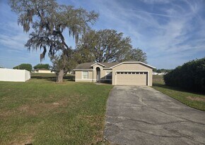 4025 E Cardinal Pines Dr in Mascotte, FL - Building Photo