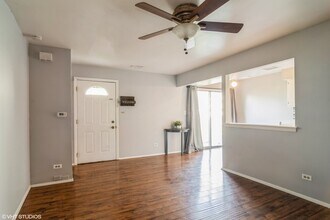 329 David Ct in Bartlett, IL - Building Photo - Building Photo