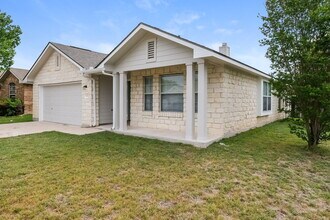 200 N Crossing Trail in Round Rock, TX - Foto de edificio - Building Photo