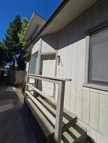 230 W 21st St in Merced, CA - Building Photo