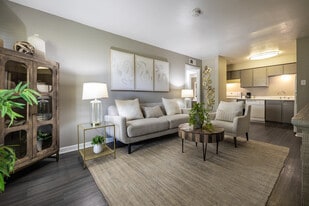 The Ivy in College Station, TX - Building Photo