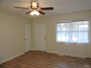 4454 Bixby Cir in Pensacola, FL - Building Photo - Building Photo