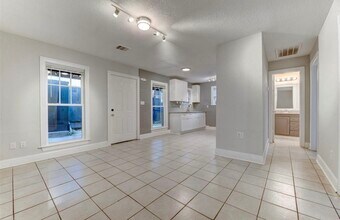 2127 Maximilian St in Houston, TX - Building Photo - Building Photo