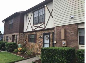 3404 Sunrise Villas Ct N in Tampa, FL - Foto de edificio - Building Photo