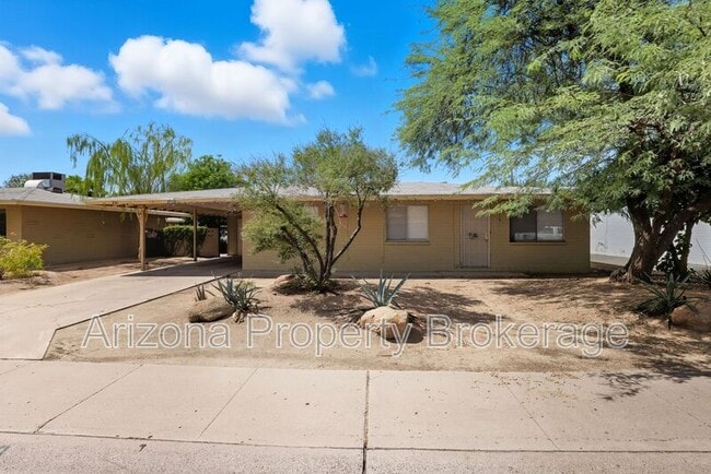 2110 S Granada Dr in Tempe, AZ - Building Photo - Building Photo
