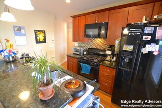 53 Dunboy St, Unit 2 in Boston, MA - Building Photo - Building Photo