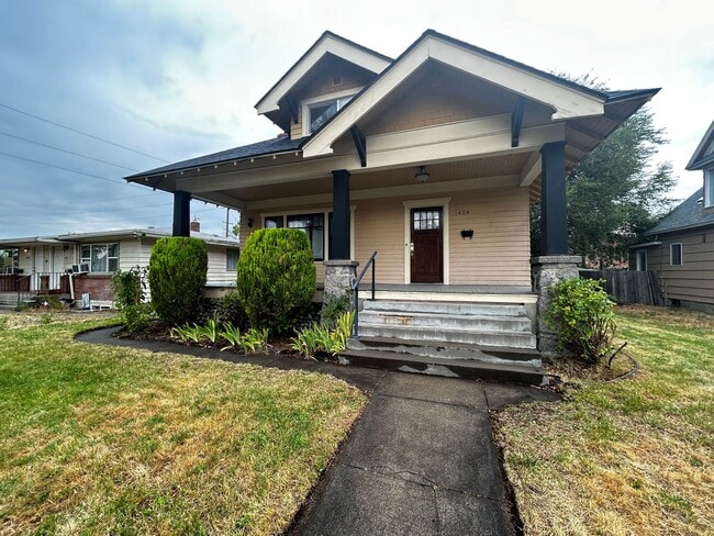 property at 1424 W Montgomery Ave