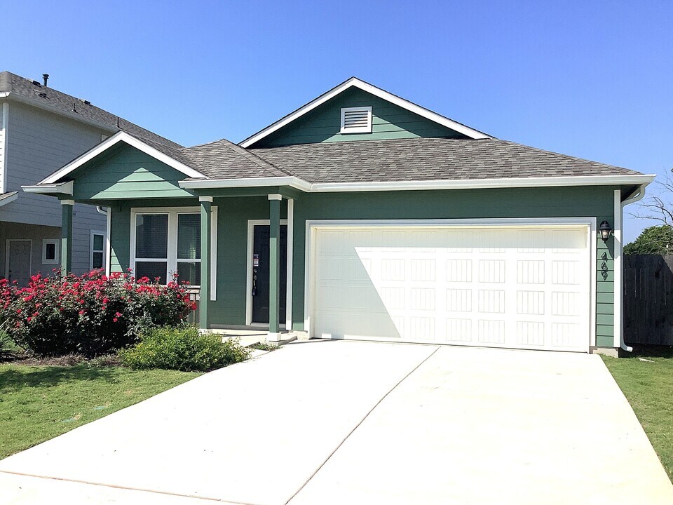 469 Pebble Bend in New Braunfels, TX - Building Photo