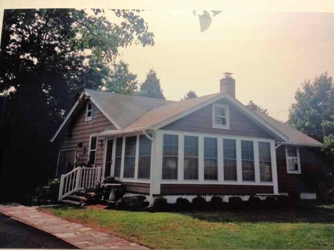 property at 1601 Glendola Rd