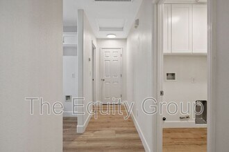 3835 E Oak Ave in Visalia, CA - Building Photo - Building Photo