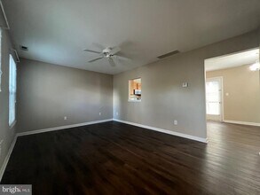 174 Birch Hollow Dr in Bordentown, NJ - Building Photo - Building Photo