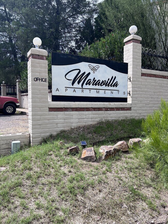 property at 797 W Mesa Verde Dr