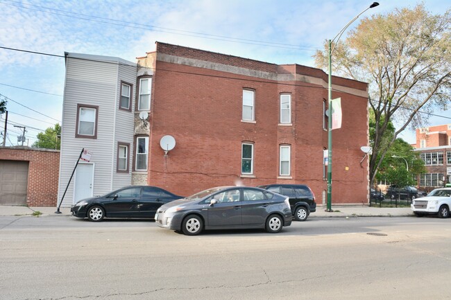 4400 N Dover St in Chicago, IL - Building Photo - Building Photo