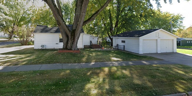 220 N 2nd St in Cornell, WI - Building Photo - Building Photo
