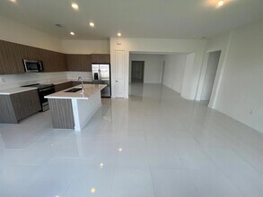 4398 SW 173rd Ave in Miramar, FL - Building Photo - Building Photo