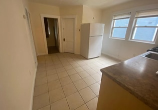 37 Rose St, Unit 1 in Somerville, MA - Building Photo - Building Photo