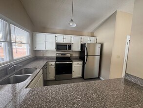 4 Stonehouse Ct in Greensboro, NC - Building Photo - Building Photo