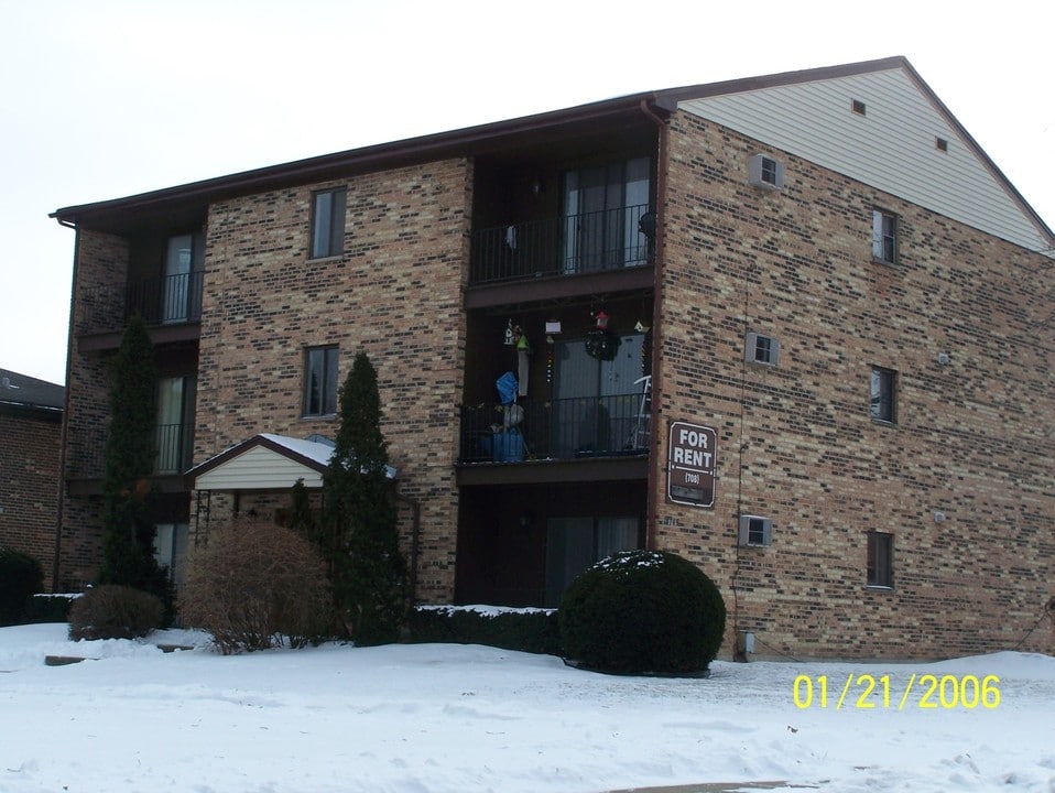 14745 Kilpatrick Ave in Midlothian, IL - Foto de edificio