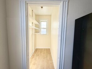 144 Hillside St, Unit 2 in Boston, MA - Foto de edificio - Building Photo