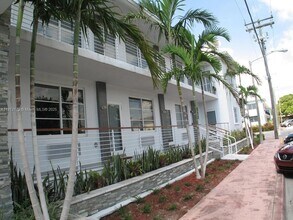 540 74th St in Miami Beach, FL - Building Photo - Building Photo
