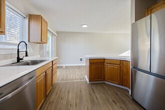 2823 SE 90th Pl in Portland, OR - Building Photo - Building Photo