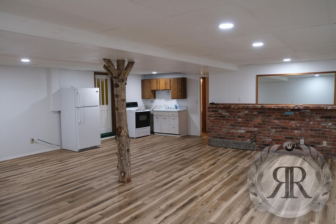 6505 Alpine Way in Yakima, WA - Building Photo