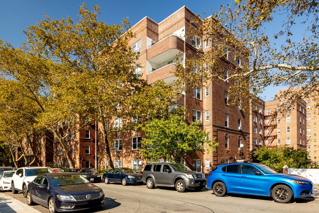 Connecticut Apartments in Rego Park, NY - Building Photo