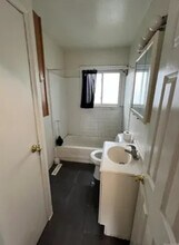 6832 Cornell St in Taylor, MI - Foto de edificio - Building Photo