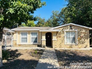 431 Sussex Ave in San Antonio, TX - Building Photo