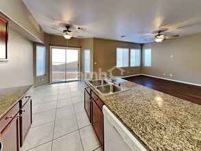 7947 Dexter Falls St in Las Vegas, NV - Foto de edificio - Building Photo