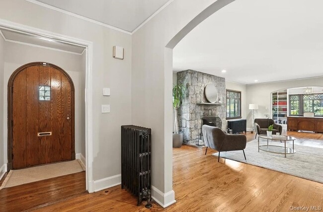 276 Overlook Rd in New Rochelle, NY - Building Photo - Building Photo