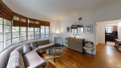 1341 Meridian Ave in Miami Beach, FL - Building Photo - Building Photo