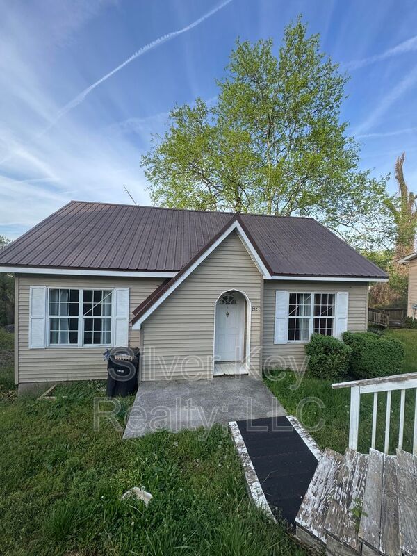 212 S Jackson St in Athens, TN - Building Photo - Building Photo