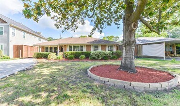 2030 Cheshire Ln in Houston, TX - Building Photo - Building Photo
