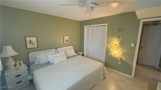 5419 Rattlesnake Hammock Rd in Naples, FL - Building Photo - Building Photo