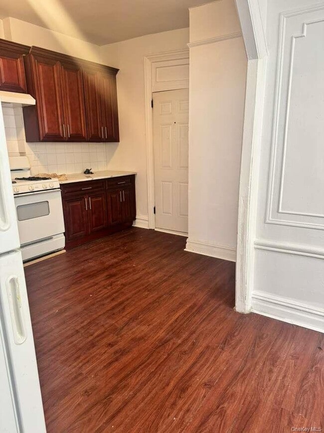 515 Williams Ave in Brooklyn, NY - Foto de edificio - Building Photo