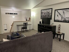 72 Mulberry Loop NE in Minot, ND - Building Photo - Building Photo