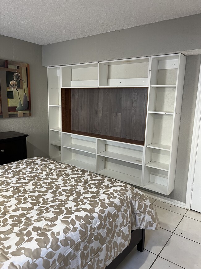 property at 3439 Racquet Club Dr