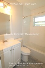 6327 Gateway Ave in Sarasota, FL - Building Photo - Building Photo