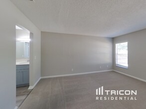 1533 Twin Palms Loop in Lutz, FL - Building Photo - Building Photo