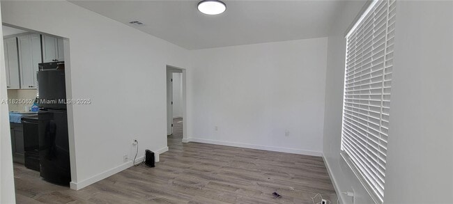 1520 NW 69th St in Miami, FL - Foto de edificio - Building Photo