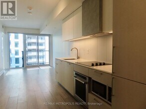 19-2619 Western Battery Rd in Toronto, ON - Building Photo - Building Photo