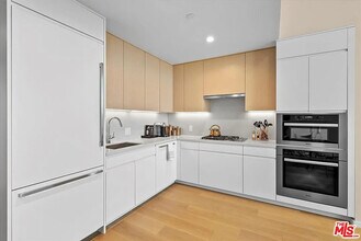 877 Francisco St, Unit 1201 in Los Angeles, CA - Building Photo - Building Photo