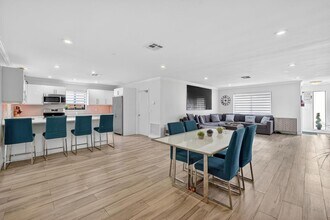 407 SE 5th St in Dania Beach, FL - Building Photo - Building Photo