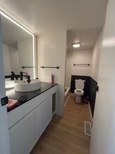 408 Meadow Ln, Unit A in Lowell, IN - Foto de edificio - Building Photo
