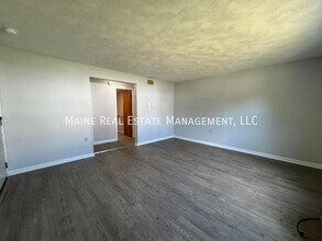 7 Gilchrest St in Thomaston, ME - Building Photo - Building Photo