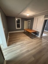 407 E Vine St in Millville, NJ - Foto de edificio - Building Photo