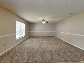 8799 Oxfordshire Ave E in Jacksonville, FL - Building Photo - Building Photo